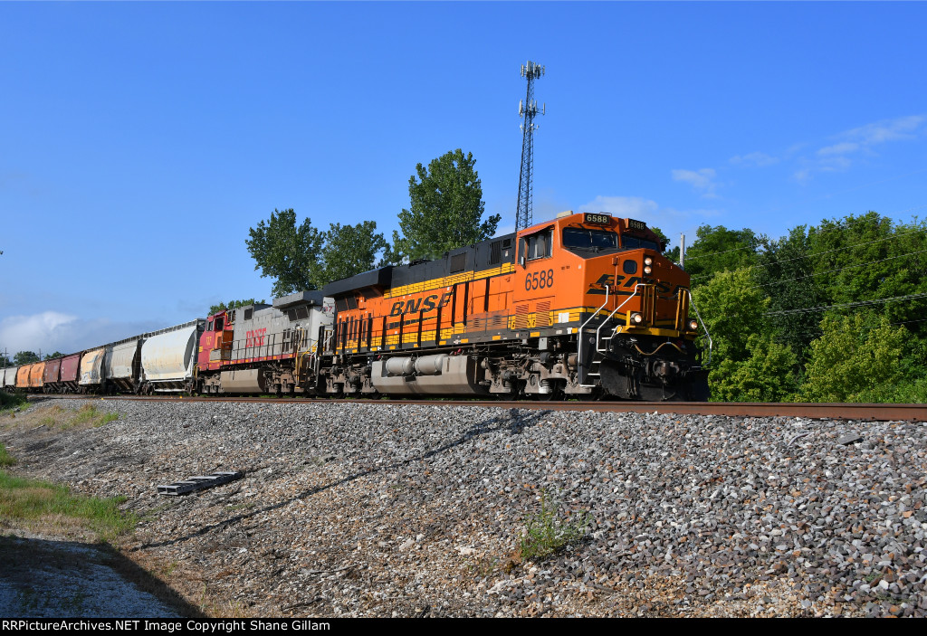 BNSF 6588